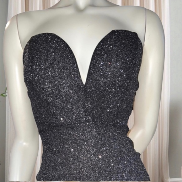 Windsor Size M | Silver Glitter  Strapless Mini Dress ( NEW WITH TAGS ) - Picture 4 of 16